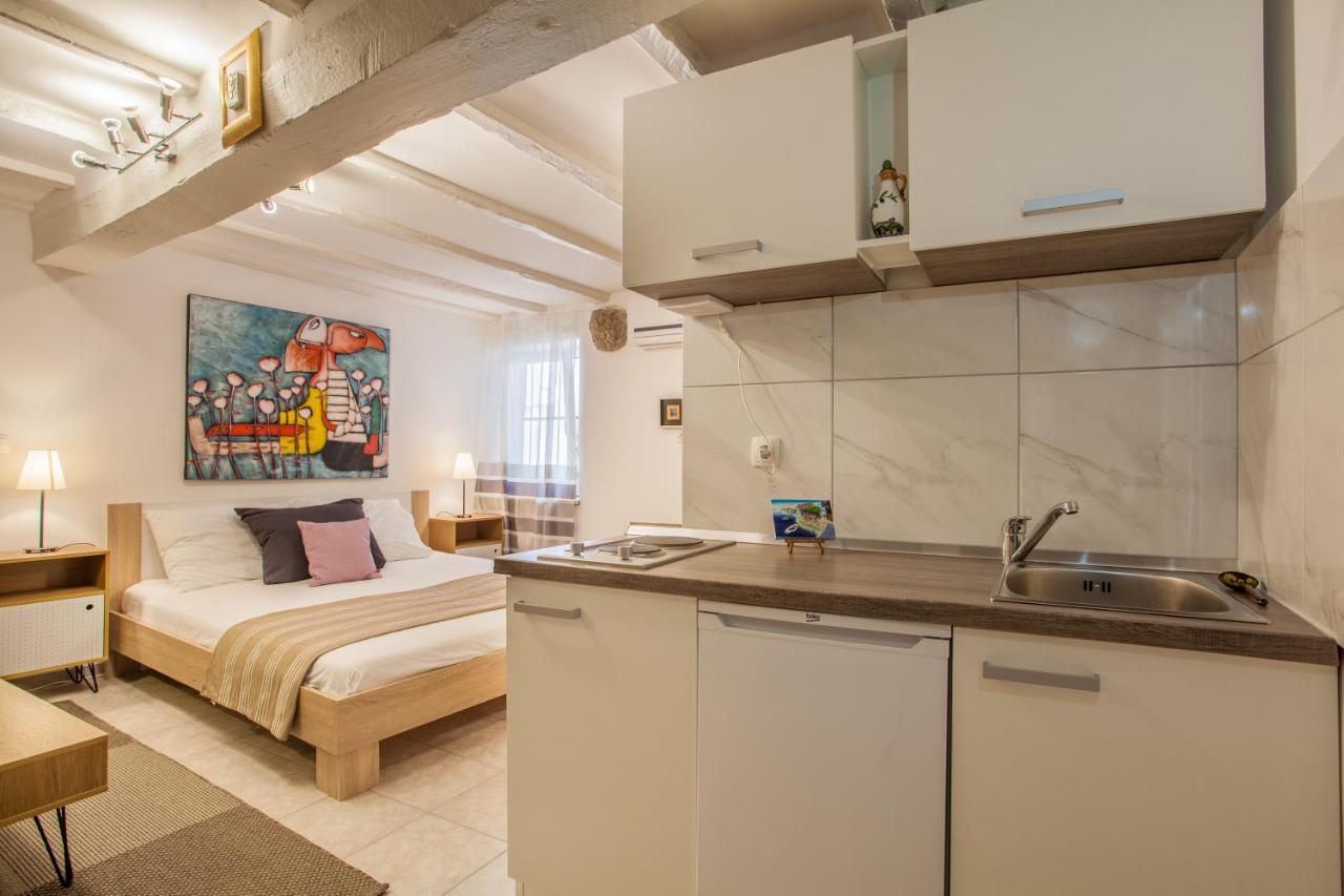 Honey Art Apartment เซรส ภายนอก รูปภาพ